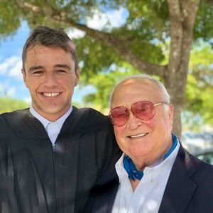 Meet your Posher, Hayes